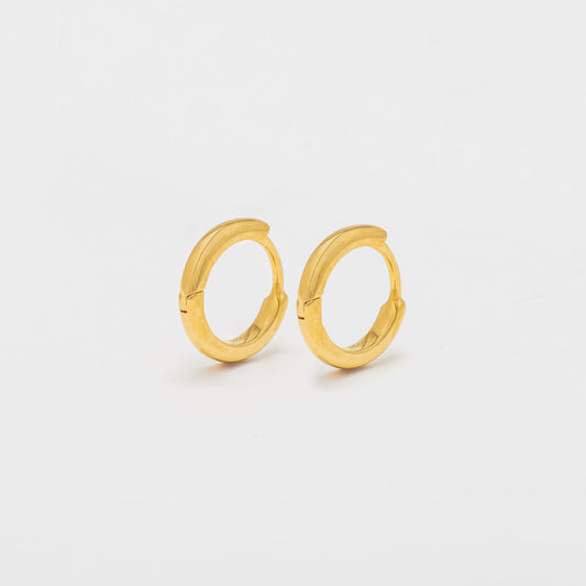 Classic huggie hoops in gold